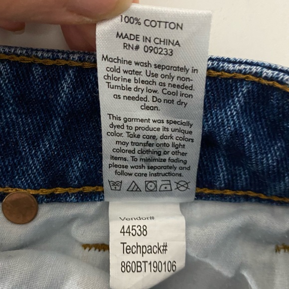 PacSun High Rise Mom Jeans - Picture 13 of 13